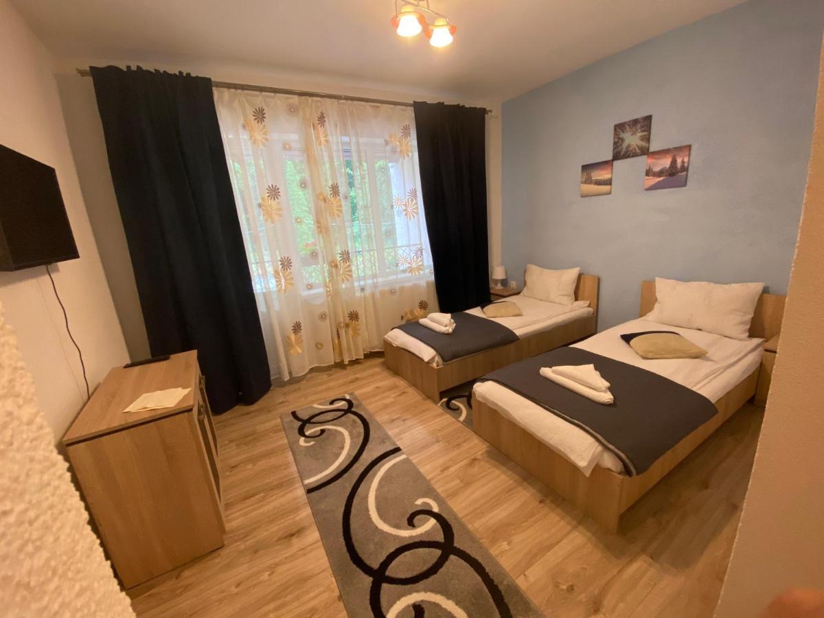 Mociu Guest House Zoreni מראה חיצוני תמונה